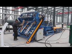 Automatische houtpalletmachine met hoge capaciteit met stapler en transportband