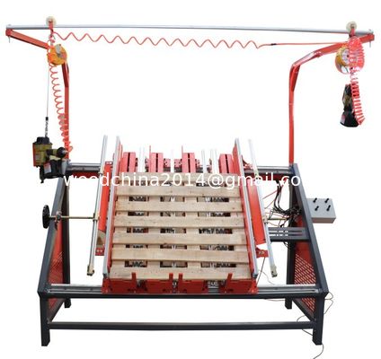 Palet houten nagelmachine, Pneumatische houten pallet nagelmachine breedte max. 3300 mm