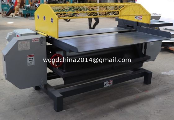 Industriële machine voor het ontmantelen van houten pallets Voor het ontmantelen van houten pallets