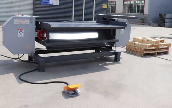 Ontmanteling van houten pallets Zaagmachine Ontmanteling Hout snijmachine / Diesel houten pallet ontmanteler
