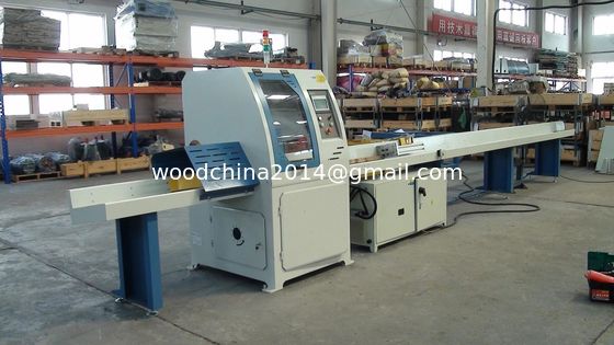 Houtbewerkingsmachines Hoog efficiënte houtzaagmachines Computergestuurd automatisch hout afsnijden zaagmachine