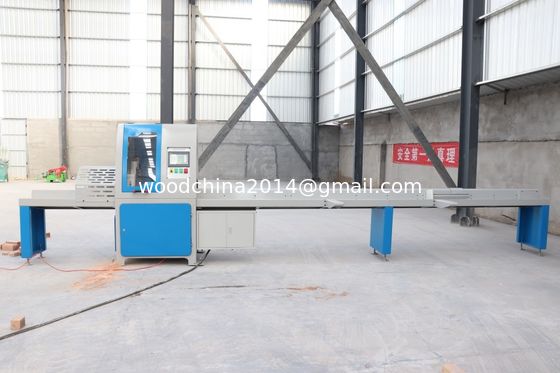 Automatische houten palletplank kruis-snijmachine cirkelzaagmachine/houten pallet bloksnijzaag
