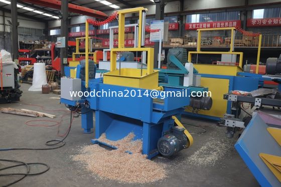 Automatische scheermachine voor hout met spiraalschacht