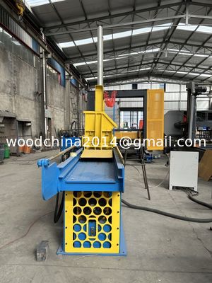 Vermogen 2000 kg/uur Hoogwaardige houtsprietmachine voor het maken van zaagstof / houtbreker