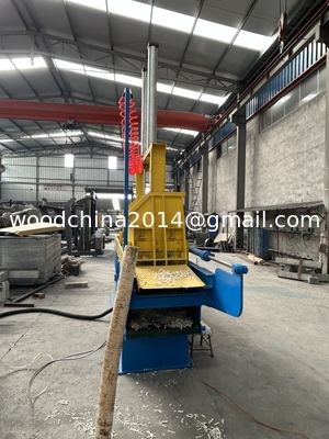 Vermogen 2000 kg/uur Hoogwaardige houtsprietmachine voor het maken van zaagstof / houtbreker