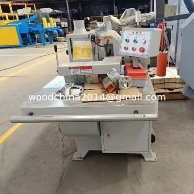 Automatische multi-rip zaag met een enkel lemmet hout snijmachine